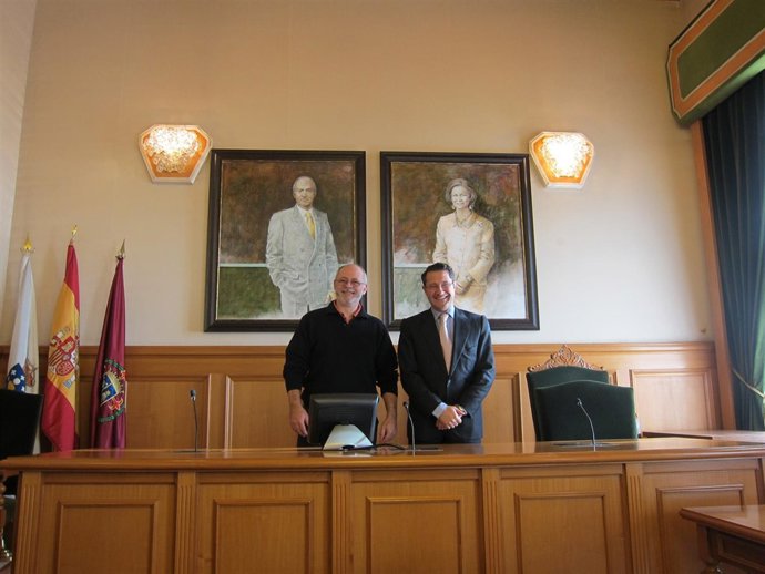 Cuadro De Los Reyes En El Ayuntamiento De Santiago