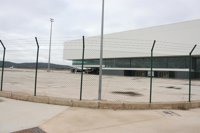 Una treintena de trabajadores del aeropuerto de Ciudad Real protestan por los impagos y la desinformación