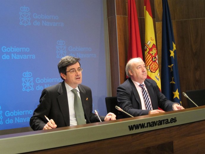 José Iribas Junto A Marino Barásoain En Rueda De Prensa. 