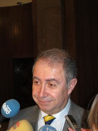 Gimeno replica a Suárez que el problema del PP es que "no habla bien de la ciudad" y le pide colaboración