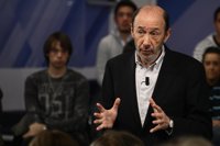 Rubalcaba a los militantes de Jun: "Sigo con mucho interés vuestros debates"