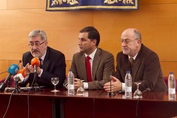 El Consejero De Economía, Antonio Ávila, En Moguer.