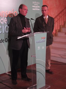 El Consejero De Medio Ambiente, José Juan Díaz Trillo, En El Consejo De Doñana.