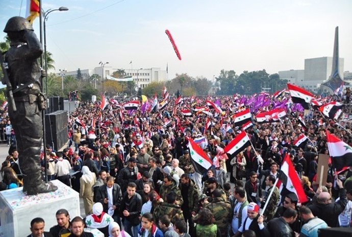 Manifestación En Damasco A Favor De Las Fuerzas De Seguridad.