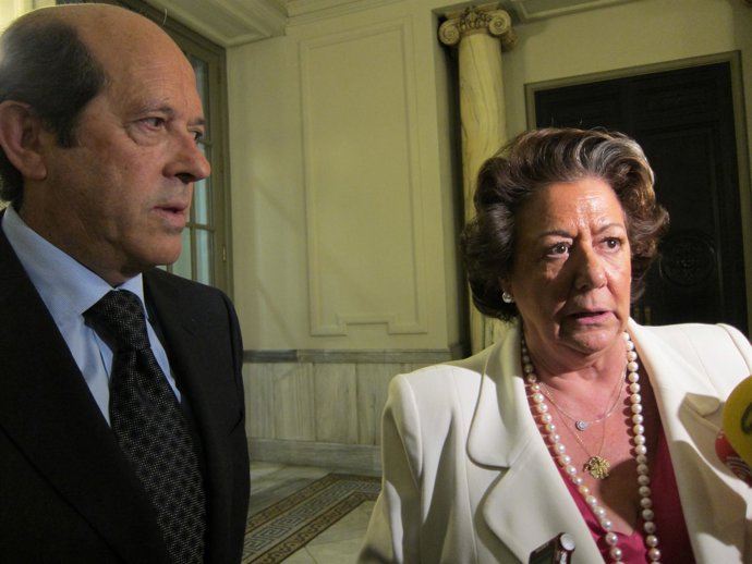 Barberá Y El Presidente Del Valencia Hablando Sobre El Nuevo Mestalla 