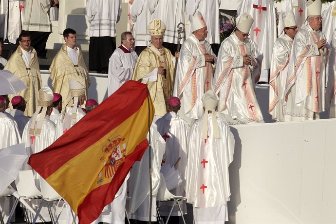 El Cadenal Arzobisbo De Madrid, Antonio María Rouco Varela En La Cibeles