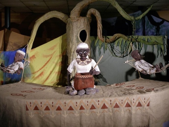  La Compañía Sol Y Tierra Representa 'Sueños De Piedra' En Ibercaja