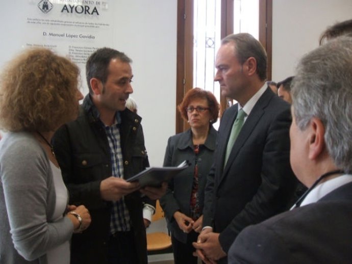 Alberto Fabra Y Miembros De La Plataforma Contar El ATC