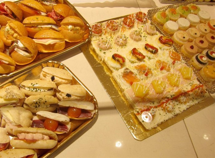 Bandejas De Canapés Y Aperitivos De 'El Bombón'