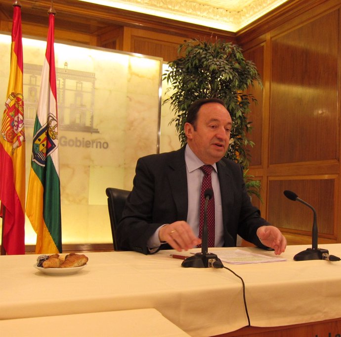 Pedro Sanz, Presidente Del Gobierno Riojano En Desayuno Informativo