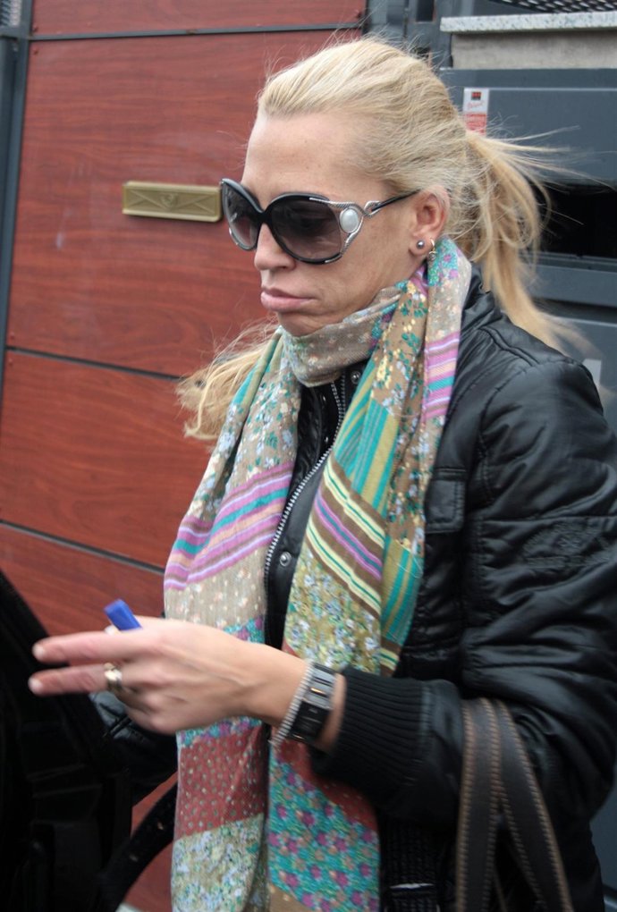 Belen Esteban Saliendo De Casa