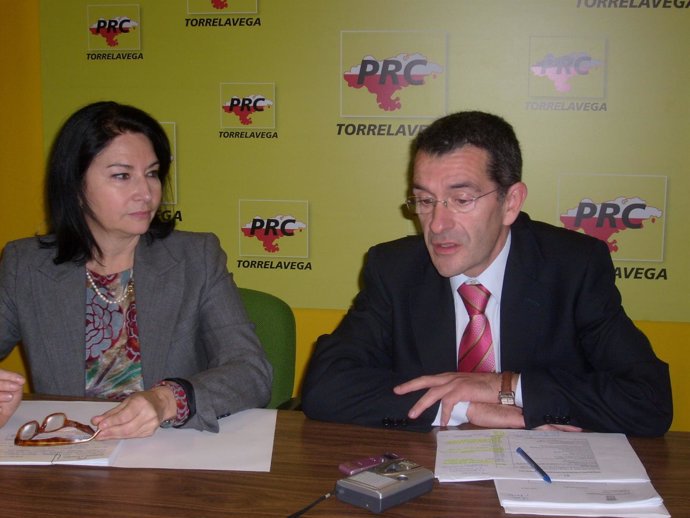 Eva Bartolomé Y Pedro Pérez Noriega, En Rueda De Prensa