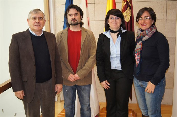 La Alcaldesa De Totana, Isabel María Sánchez, Y Los Tres Grupos Municipales 