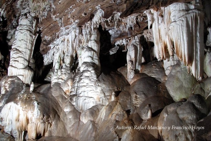 Imagen De La Gruta De Las Maravillas En Aracena