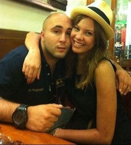 Kiko Rivera Y Jessica Bueno En Un Restaurante