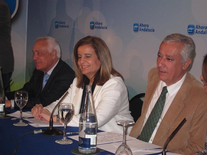 La Ministra De Empleo Y Seguridad Social En Huelva, Junto A Javier Arenas.