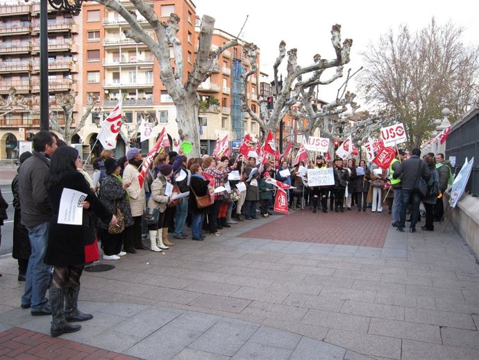 Concentración Trabajadores Residencia La Rioja