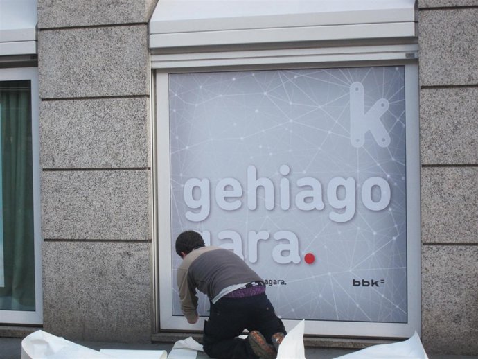 Cambio De Imagen Corporativa De BBK A Kutxabank En Bilbao