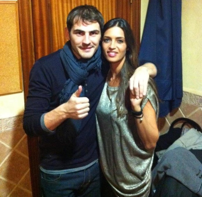 Iker Casillas Y Sara Carbonero Posando Juntos