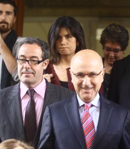 Pere Macias Y Josep Antoni Duran, Junto Con Dos Diputadas De Ciu  