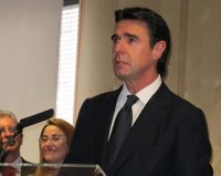 Industria debe recortar un 18% su presupuesto, pero Soria cree que en turismo no debería haber recortes