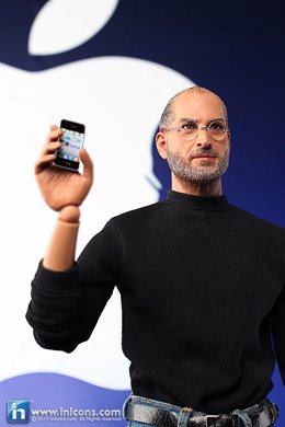 Figura De Acción De Steve Jobs Con Iphone Por In Icons 