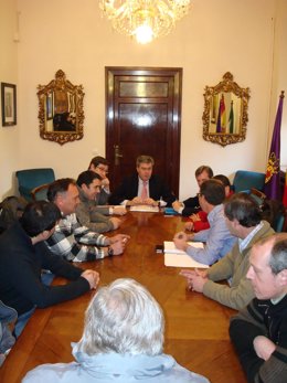 Reunión Del Alcalde De Jaén Con Los Extrabajadores De Primayor Hoy