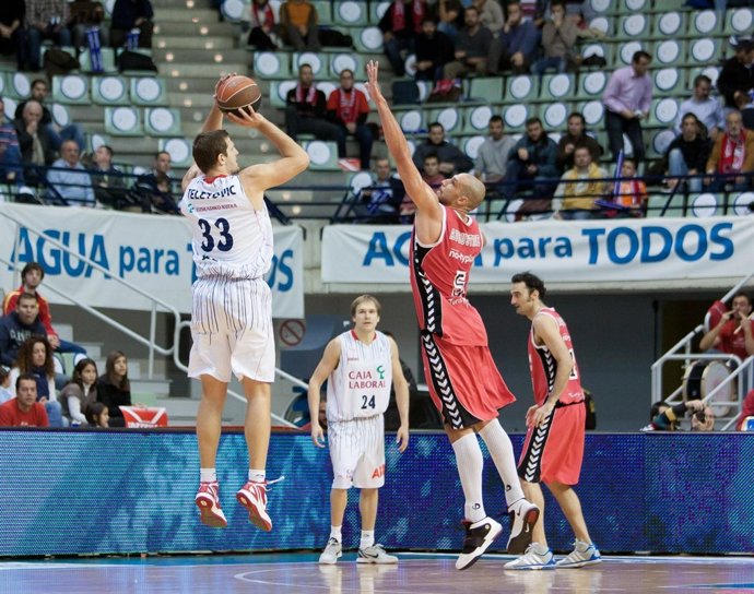 M. Teletovic Y James Augustine, UCAM Murcia - Caja Laboral (Baloncesto)