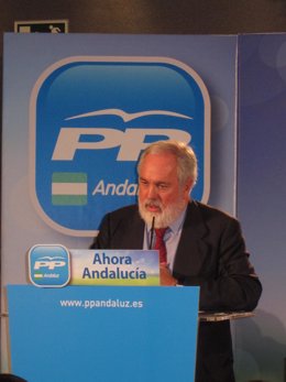 El Ministro De Agricultura, Alimentación Y Medio Ambiente, Miguel Arias Cañete