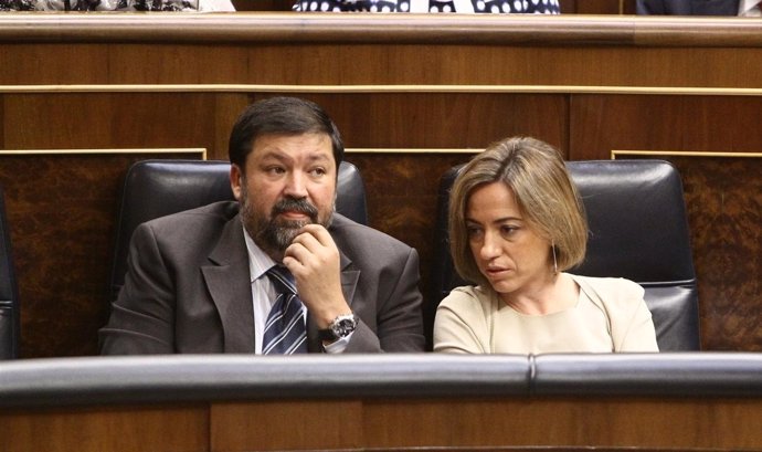 Francisco Caamaño Y Carmen Chacón En El Banco Azul Del Pleno Del Congreso