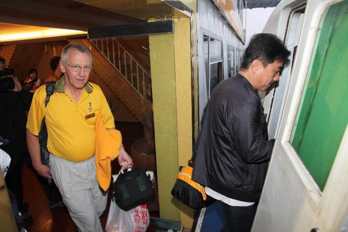    Los Servicios Ofrecidos A Turistas A Lo Largo Del Río Mekong En La Provincia 