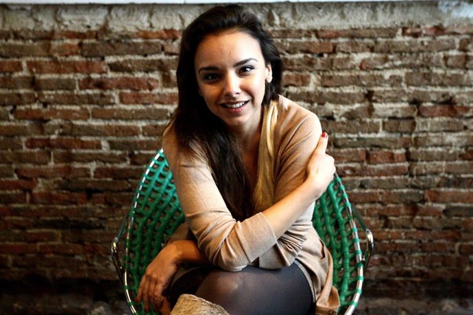 Chenoa Posando