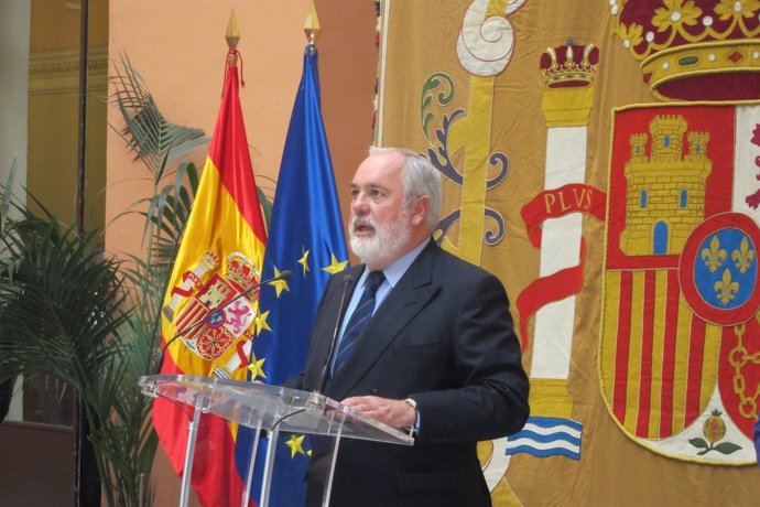 El Ministro De Agricultura, Alimentación Y Medio Ambiente, Miguel Arias Cañete