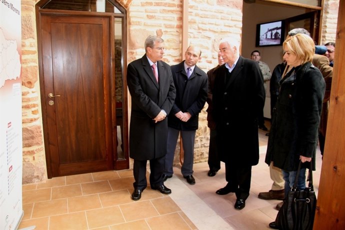 El Consejero De Turismo, Comercio Y Deporte, Luciano Alonso, En Adamuz (Córdoba)