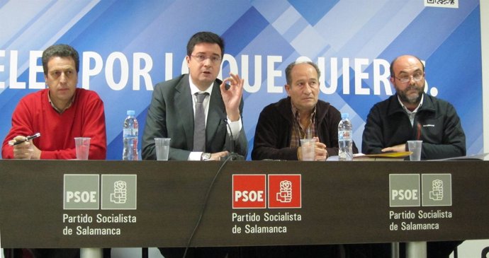 Óscar López En La Sede Del PSOE De Salamanca Junto A Representantes De Organizac