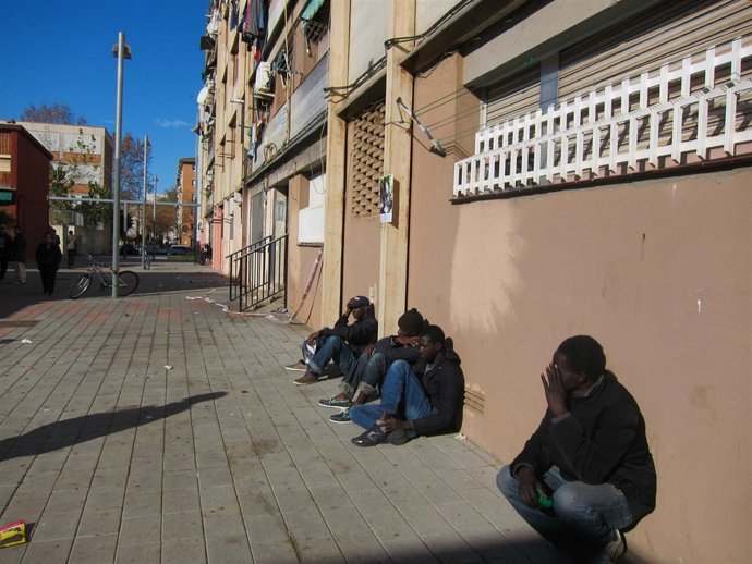 Senegaleses Se Concentran Contra El Crimen Del Besòs