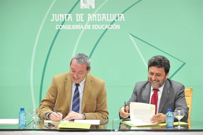 El Consejero De Educación Y El Rector De La UPO Firman Un Convenio