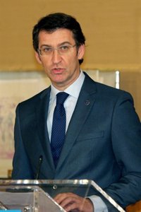 El presidente de la Xunta expresa el pesar "de todos los gallegos" y reconoce su dedicación a Galicia