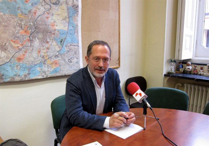 El Concejal De IU En Valladolid Manuel Saravia