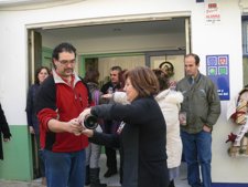 Los Vecinos De Grañén Brindan Con Champán