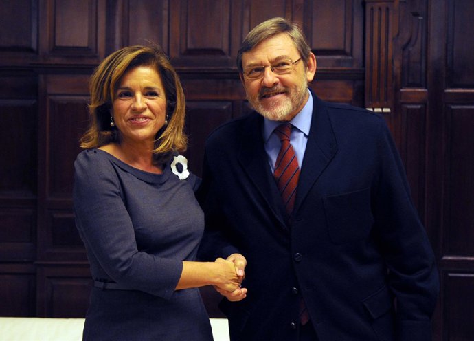 Botella Y Lissavetzky                     