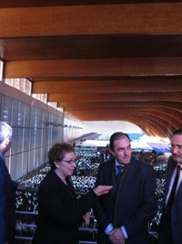 Junta recuerda su "autonomía estatutaria" y colaborará con "lealtad" con Gobierno en mejorar decisiones presupuestarias