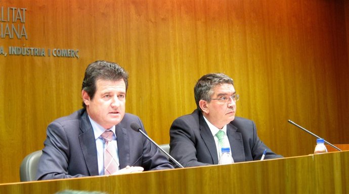 Císcar Y Vela En La Rueda De Prensa Posterior Al Pleno Del Consell