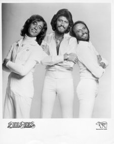 Los Bee Gees En Una Foto De Archivo