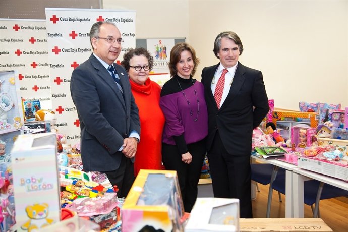 MAS Solidario Entrega Juguetes A Cruz Roja En Sevilla