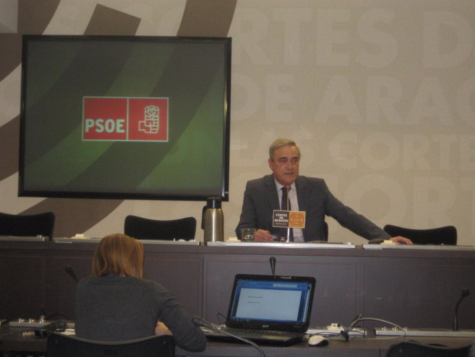 El Portavoz Del PSOE-Aragón, Javier Sada. 