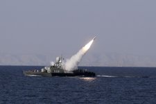 Maniobras De Embarcaciones De Irán En El Estrecho De Ormuz