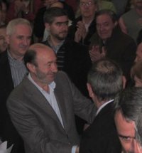 Rubalcaba alerta de los "ajustes ideológicos" y se pregunta "por qué" Baleares empieza los recortes por ahí