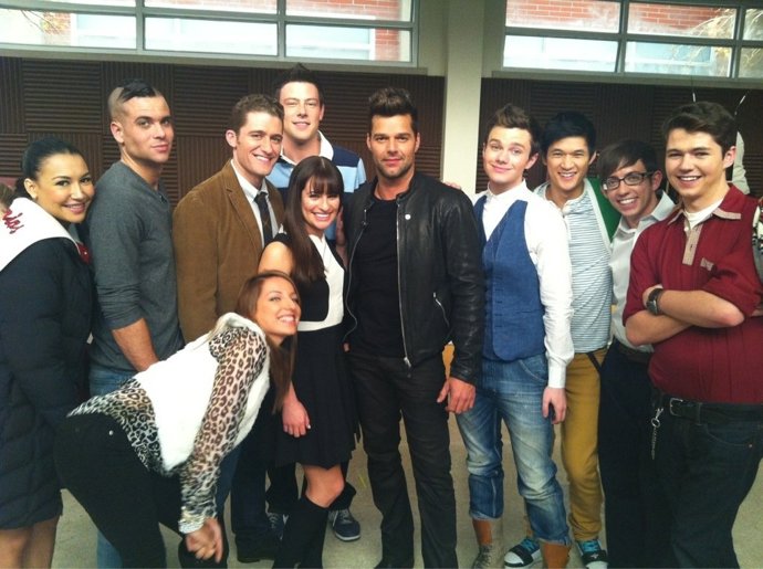 Ricky Martin Con Los Protagonista De 'Glee'