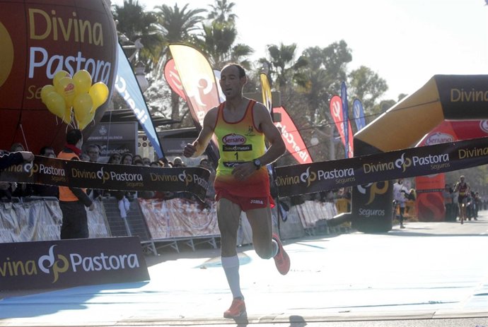 Hassane Ahouchar En Los 10K Divina Pastora Valencia